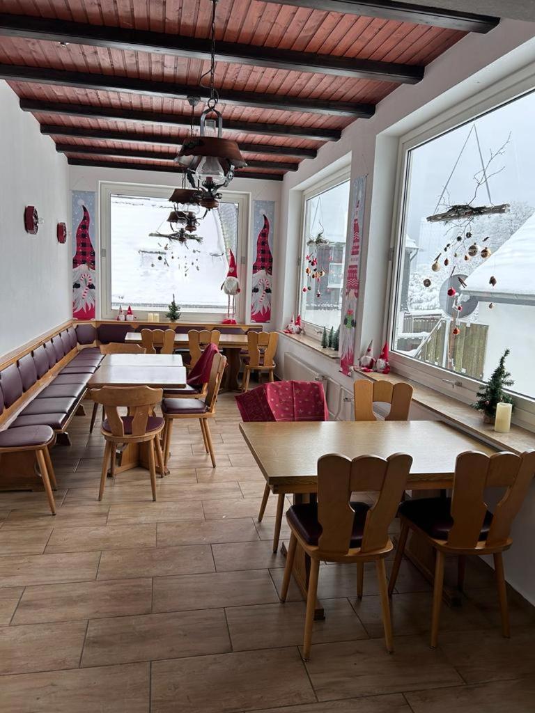 Ferienhaus Astenblick - Ideal Fuer Weihnachtsfeiern Und Familienfeiern Bietet Schlafplaetze Fuer Bis Zu 35 Personen Villa Winterberg Exterior foto